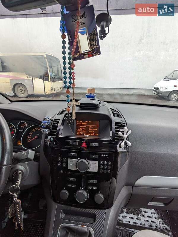 Минивэн Opel Zafira 2010 в Львове