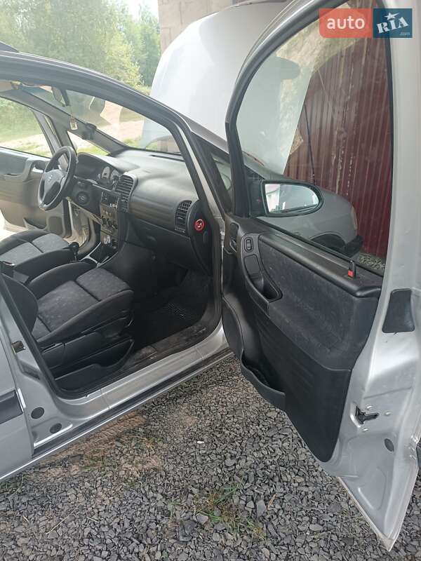 Мінівен Opel Zafira 2001 в Ратному