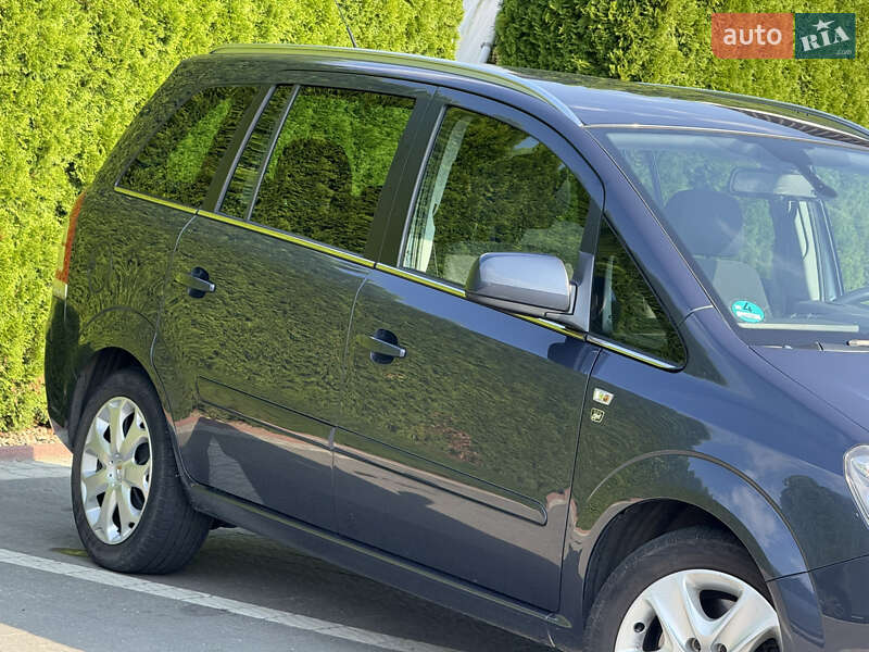 Мінівен Opel Zafira 2010 в Стрию