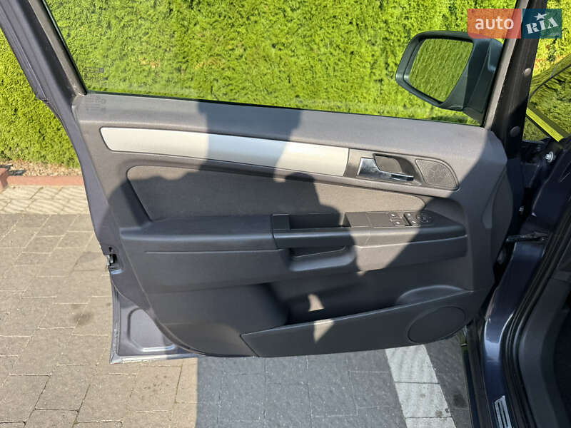 Мінівен Opel Zafira 2010 в Стрию