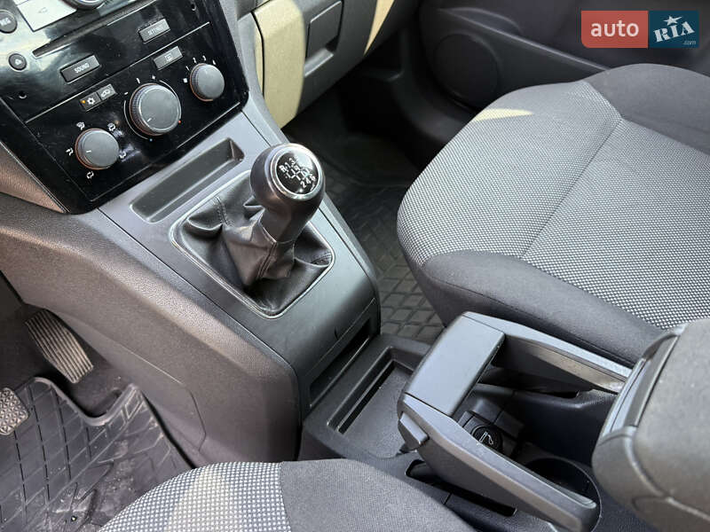 Мінівен Opel Zafira 2010 в Стрию