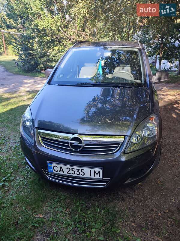 Opel Zafira 2012