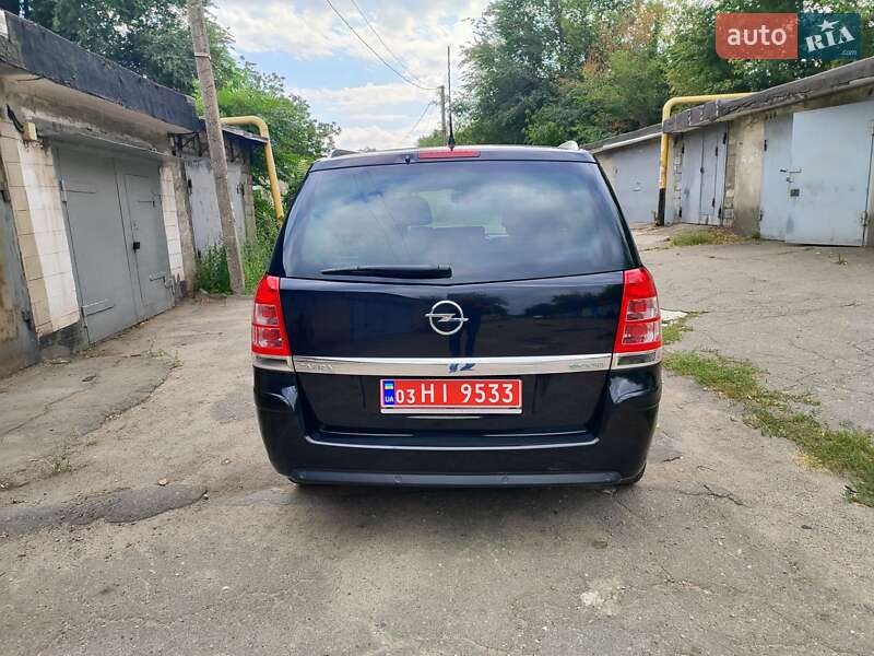 Минивэн Opel Zafira 2011 в Каменском