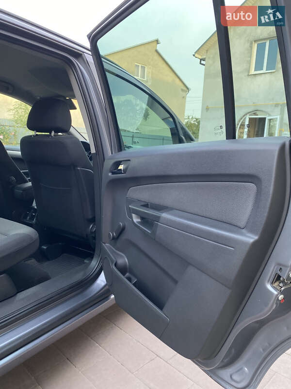 Мінівен Opel Zafira 2007 в Куликові