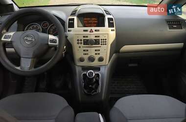 Минивэн Opel Zafira 2008 в 