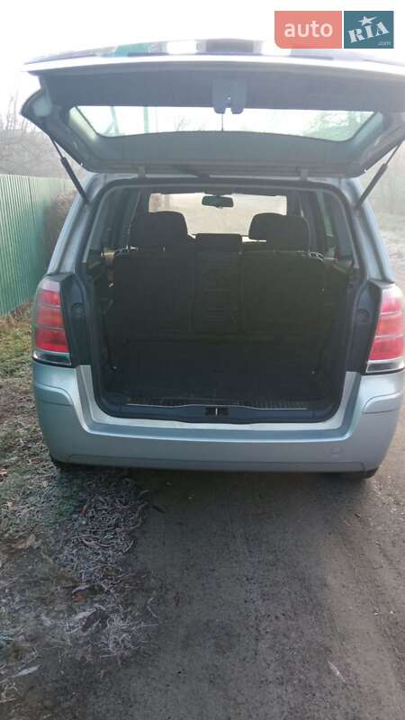 Минивэн Opel Zafira 2006 в Чернигове