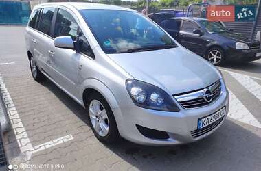Минивэн Opel Zafira 2010 в Киеве