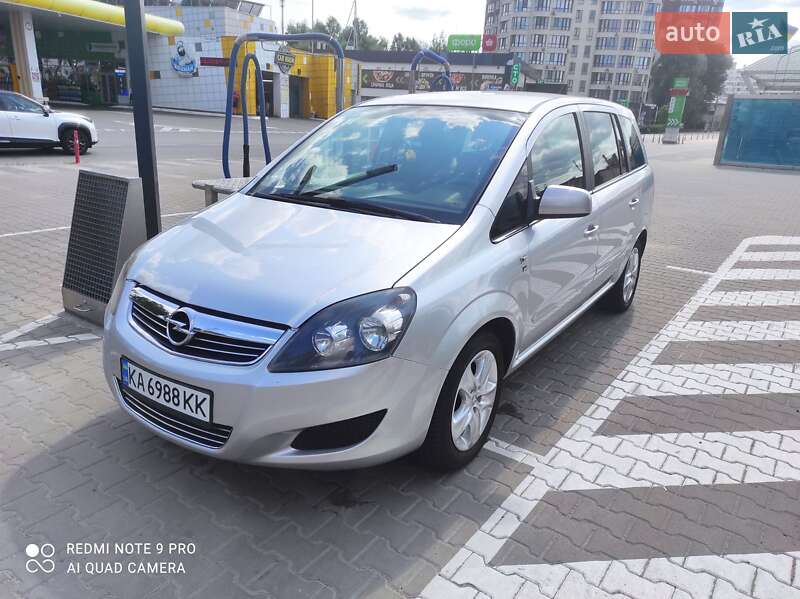 Мінівен Opel Zafira 2010 в Києві