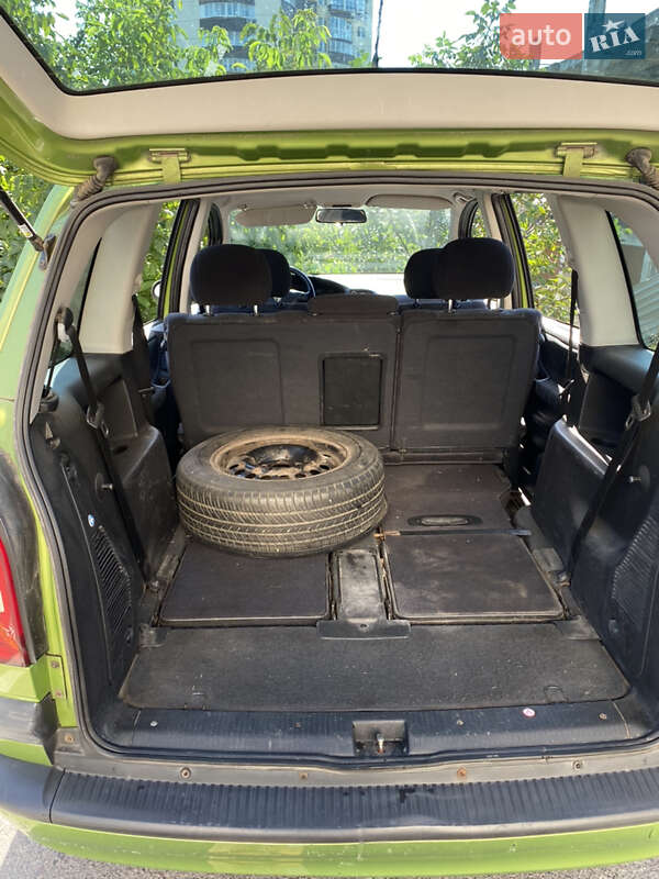 Минивэн Opel Zafira 2000 в Ровно