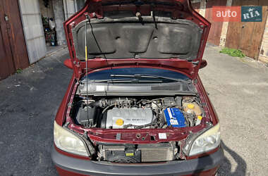 Минивэн Opel Zafira 2002 в 