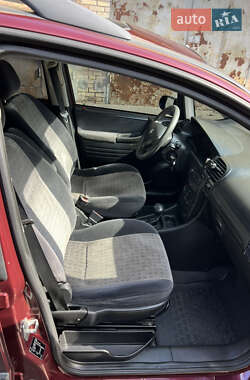 Минивэн Opel Zafira 2002 в 