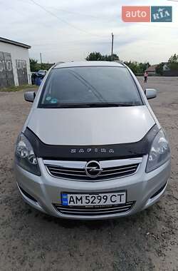 Минивэн Opel Zafira 2013 в Чуднове