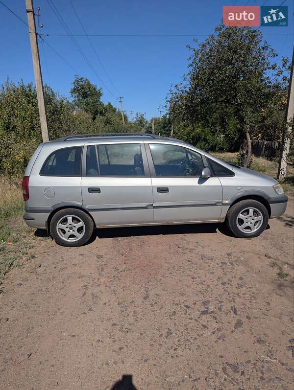 Мінівен Opel Zafira 2002 в Кривому Розі