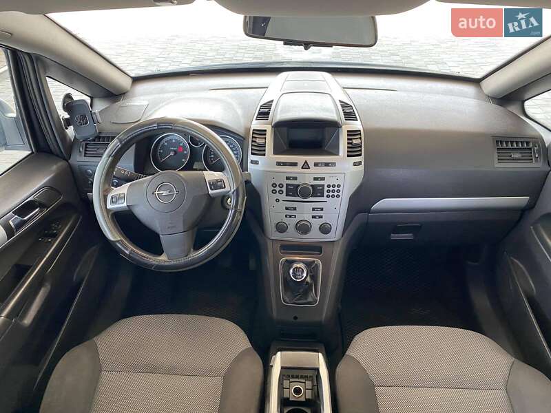 Минивэн Opel Zafira 2009 в Николаеве