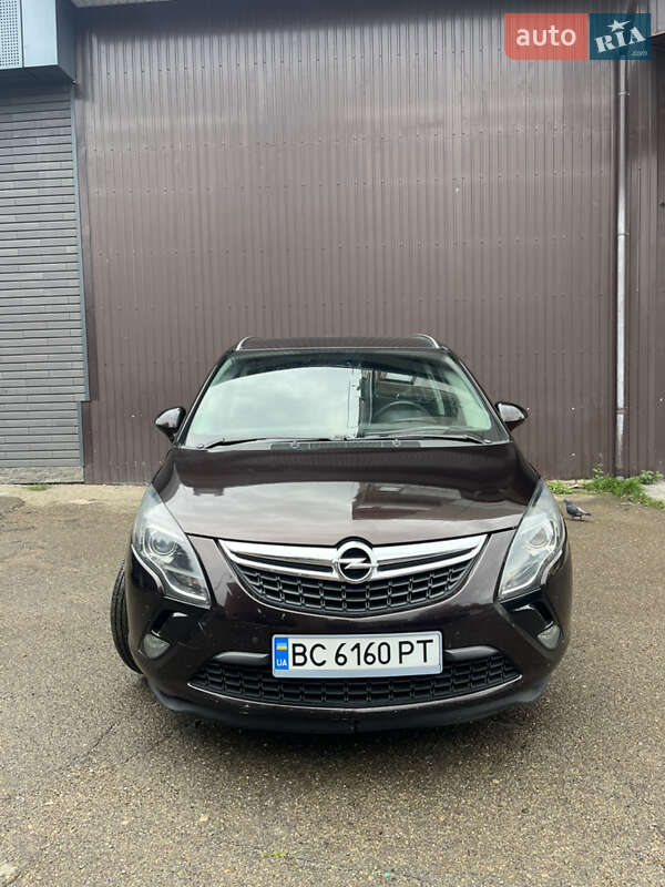 Минивэн Opel Zafira 2014 в Дрогобыче