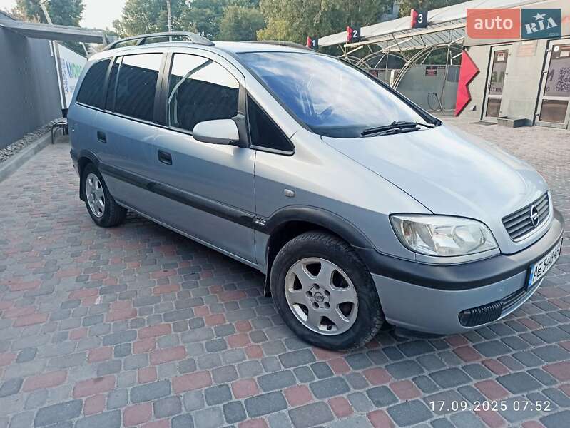 Минивэн Opel Zafira 2000 в Днепре
