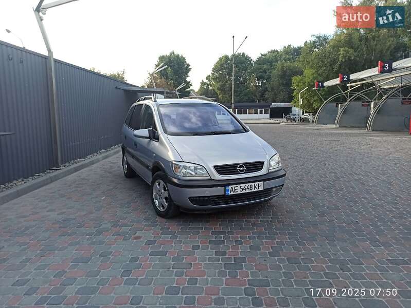 Минивэн Opel Zafira 2000 в Днепре