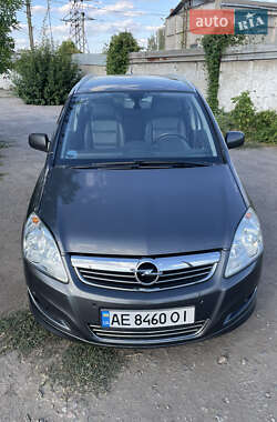 Мінівен Opel Zafira 2010 в 