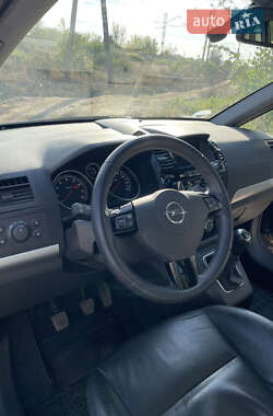 Мінівен Opel Zafira 2010 в 