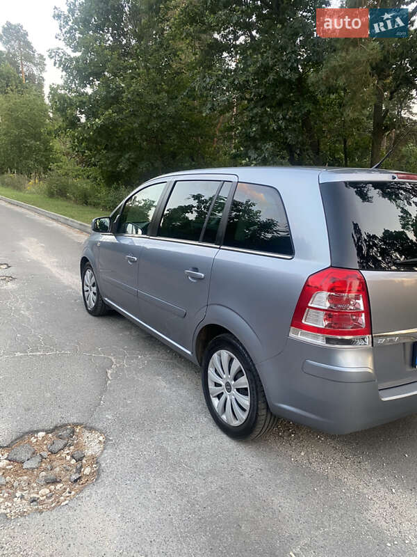 Opel Zafira 2010