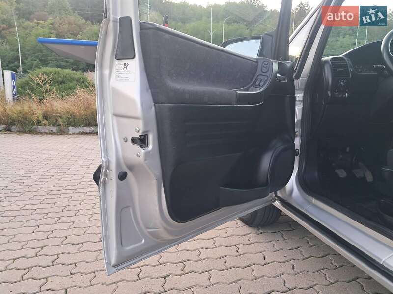 Минивэн Opel Zafira 2001 в Черновцах