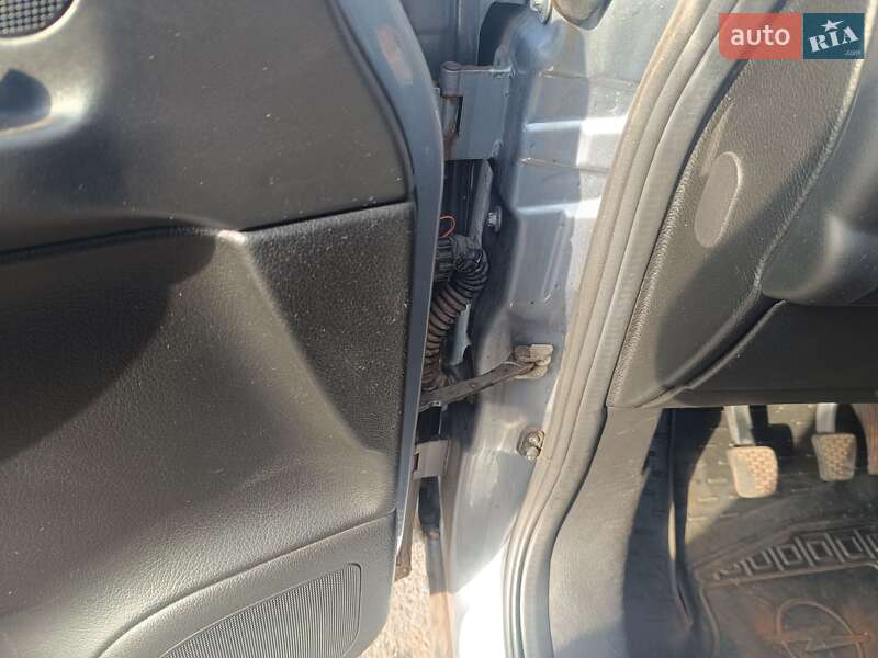 Минивэн Opel Zafira 2003 в Кривом Роге фото 15 Минивэн Opel Zafira 2003 в Кривом Роге