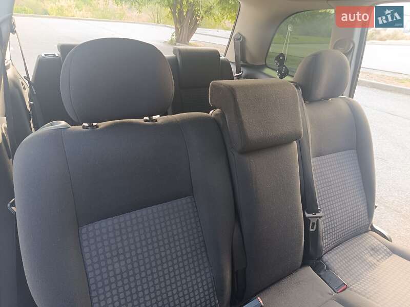 Минивэн Opel Zafira 2003 в Кривом Роге фото 25 Минивэн Opel Zafira 2003 в Кривом Роге