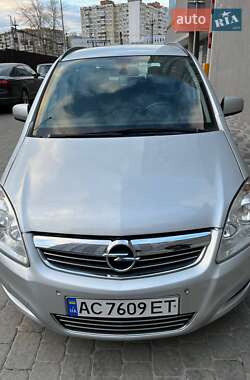 Opel Zafira 2012