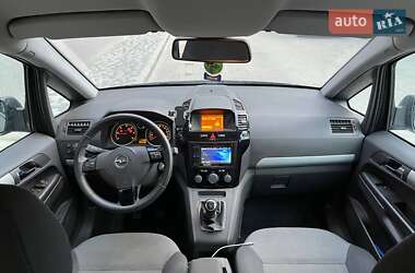 Минивэн Opel Zafira 2012 в 