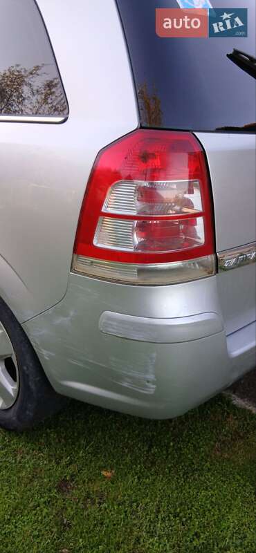 Мінівен Opel Zafira 2011 в Дрогобичі