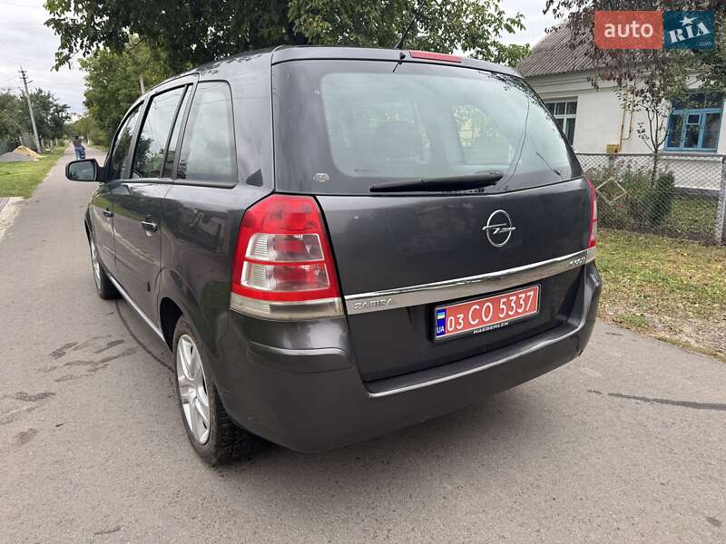 Минивэн Opel Zafira 2010 в Луцке