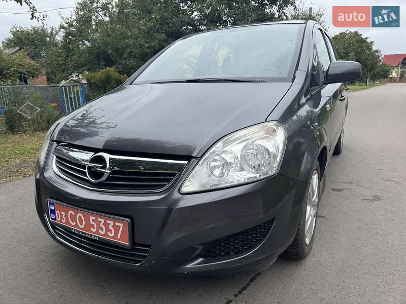 Минивэн Opel Zafira 2010 в Луцке