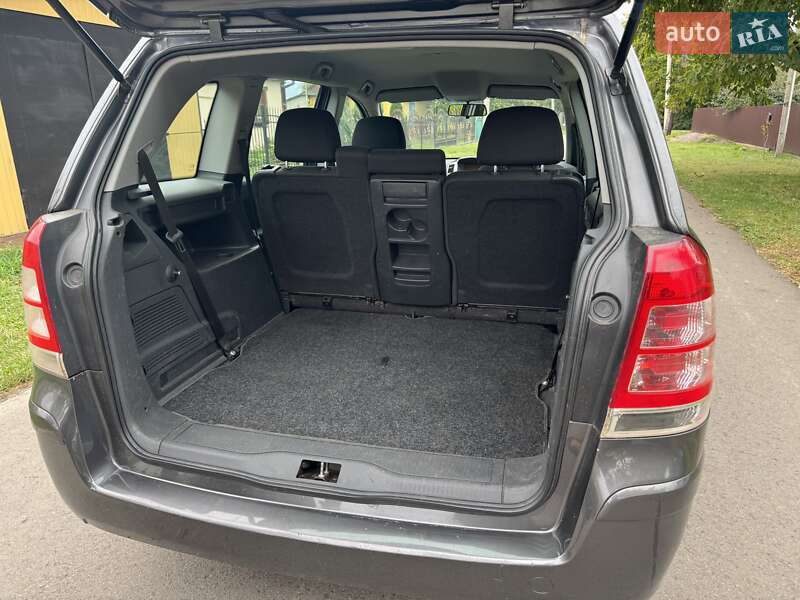 Минивэн Opel Zafira 2010 в Луцке