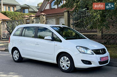 Минивэн Opel Zafira 2008 в Луцке