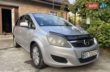 Минивэн Opel Zafira 2010 в 