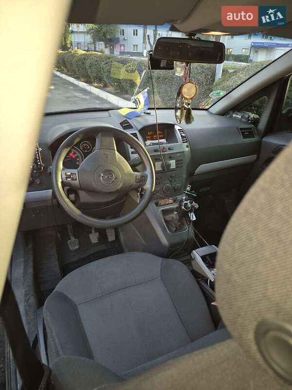 Минивэн Opel Zafira 2007 в Запорожье фото 4 Минивэн Opel Zafira 2007 в Запорожье