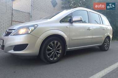 Минивэн Opel Zafira 2011 в 
