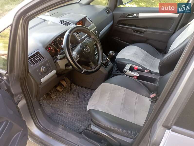 Минивэн Opel Zafira 2006 в Бродах