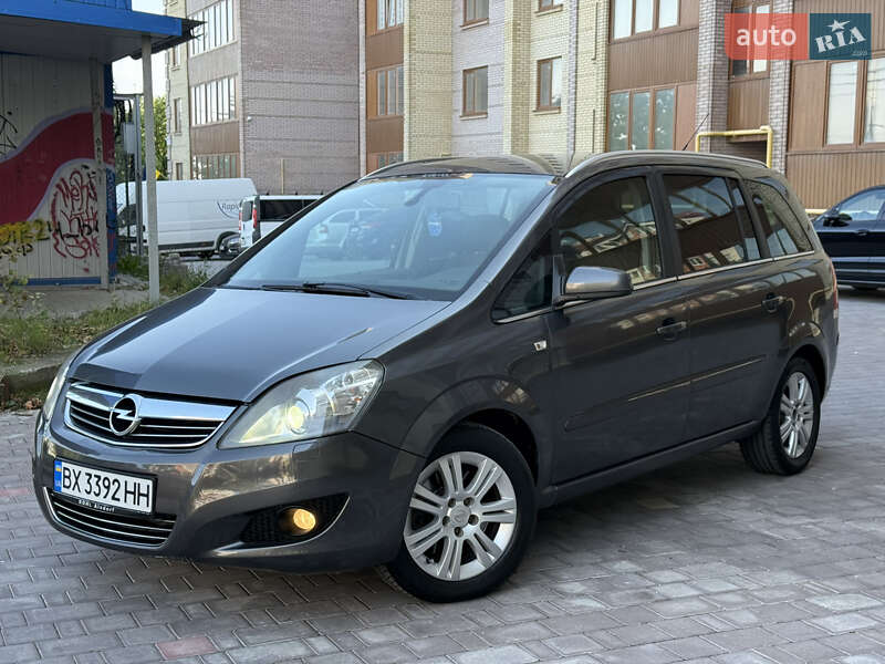 Минивэн Opel Zafira 2009 в 