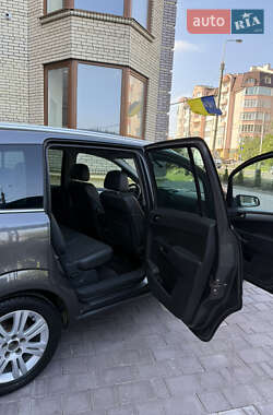 Минивэн Opel Zafira 2009 в 