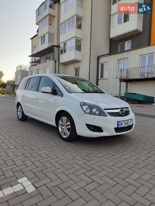 Opel Zafira 2011