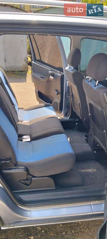 Мінівен Opel Zafira 2005 в Івано-Франківську