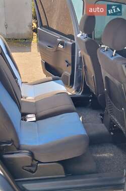 Минивэн Opel Zafira 2005 в  фото 7 Минивэн Opel Zafira 2005 в
