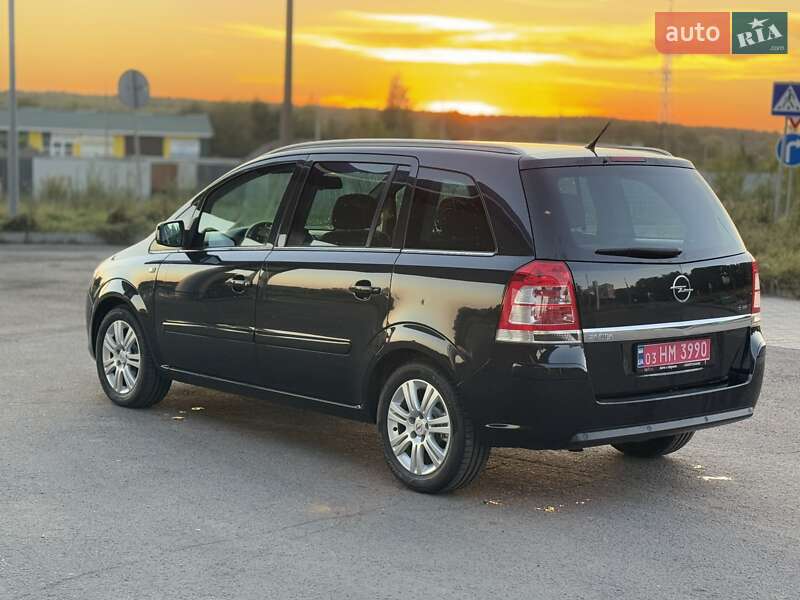 Мінівен Opel Zafira 2012 в Шепетівці