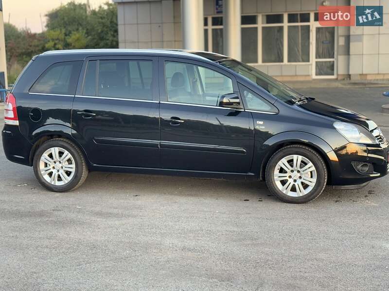 Мінівен Opel Zafira 2012 в Шепетівці
