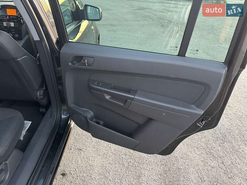 Мінівен Opel Zafira 2012 в Шепетівці