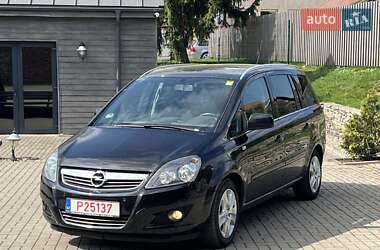 Минивэн Opel Zafira 2010 в 