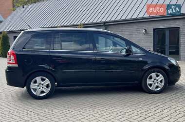 Минивэн Opel Zafira 2010 в 