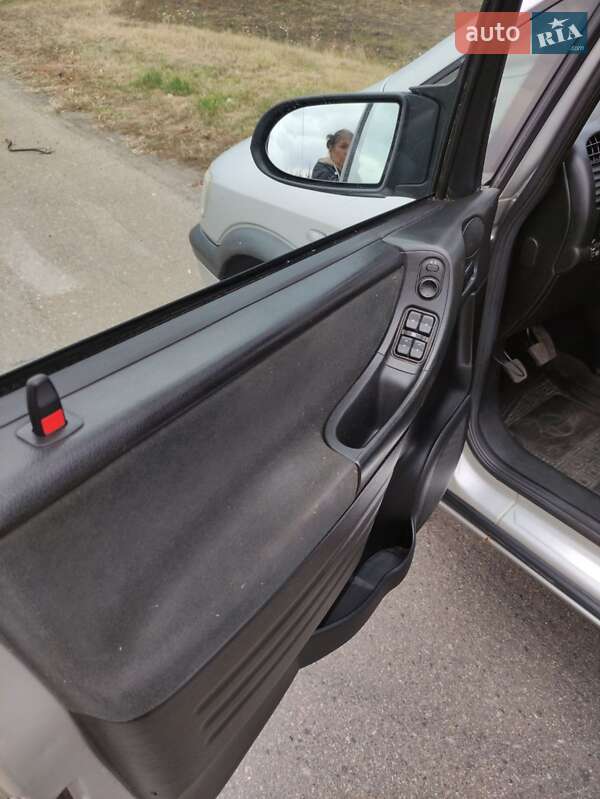 Минивэн Opel Zafira 2003 в Пирятине