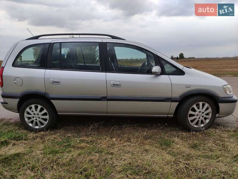 Минивэн Opel Zafira 2003 в Пирятине